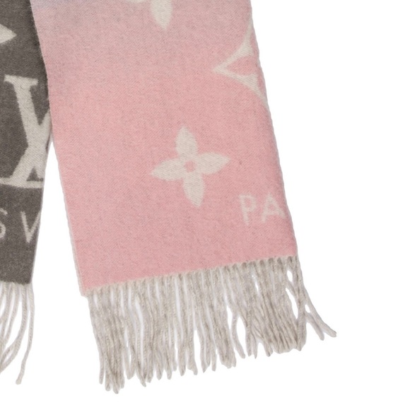 Louis Vuitton Gradient Cashmere Scarf - Picture 2 of 8